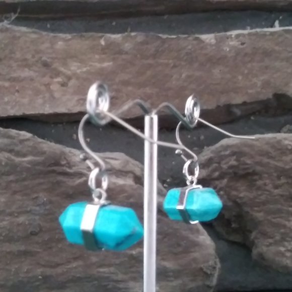 Faux Turquoise Geometric Shape Earrings - Picture 4 of 5